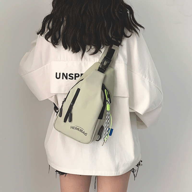 小众帆布斜挎包包女2023新款时尚单肩潮牌胸包男款运动腰包小背包_SJHSJH16包先生_箱包皮具/热销女包/男包