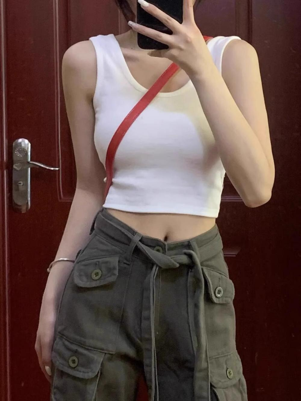 【夏季必备】百搭小背心 黑色小背心西装内搭打底无袖吊带女夏外穿ins潮露脐辣妹短款上衣_MOON 青春衣然_女装/女士精品 女装_女士精品